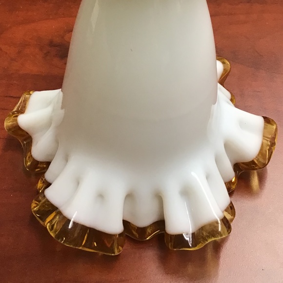 Fenton Vintage RARE Silvercrest Milk Glass Vase - Picture 5 of 6